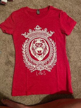 Lions Not Sheep Red Graphic Lion Crest T‑Shirt.